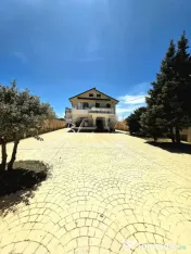 Poiana- doua case, o singura poveste despre confort, familie