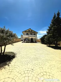 Poiana- doua case, o singura poveste despre confort si famil