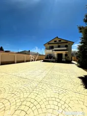 Poiana- doua case, o singura poveste despre confort si famil 