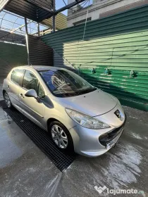 Mașina Peugeot 207