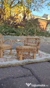 Mobilier miniatural din ratan pentru papusi