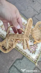 Mobilier miniatural din ratan pentru papusi