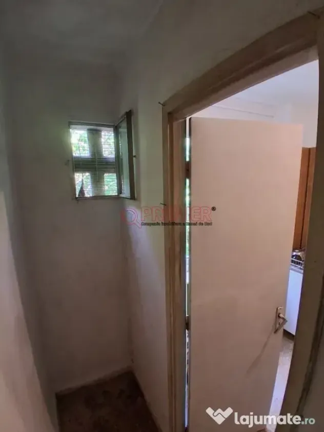 3 Camere Piata Straduintei | 66 mp | Necesita Renovare