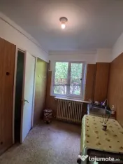 3 Camere Piata Straduintei | 66 mp | Necesita Renovare 