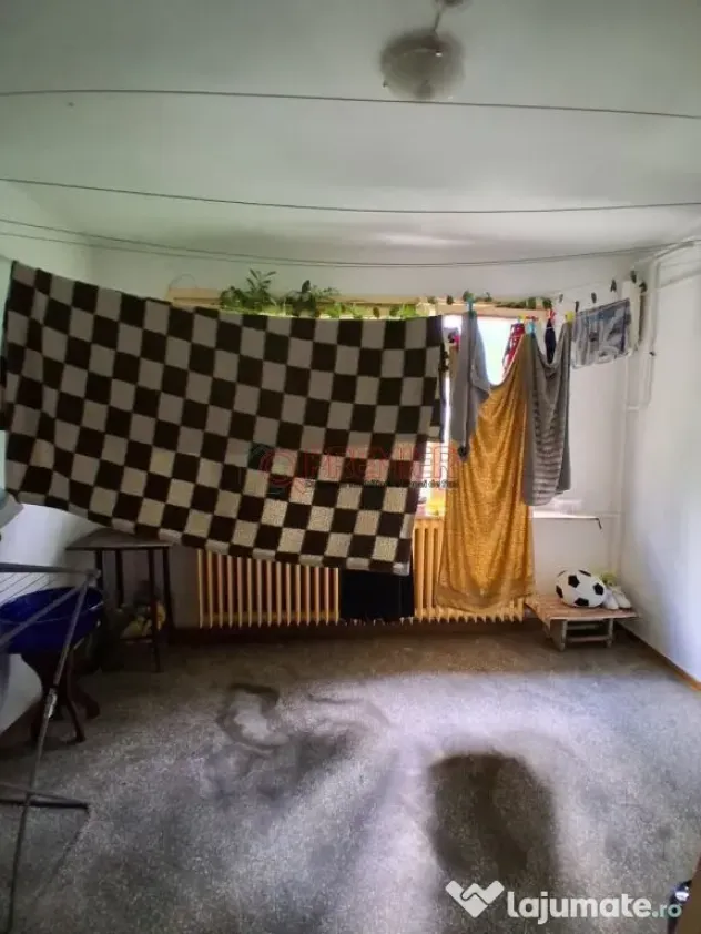 3 Camere Piata Straduintei | 66 mp | Necesita Renovare