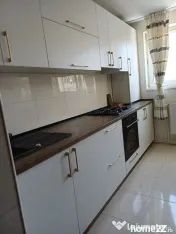 De inchiriat apartament 2 camere micro 20, et. 9, 350 eur... 
