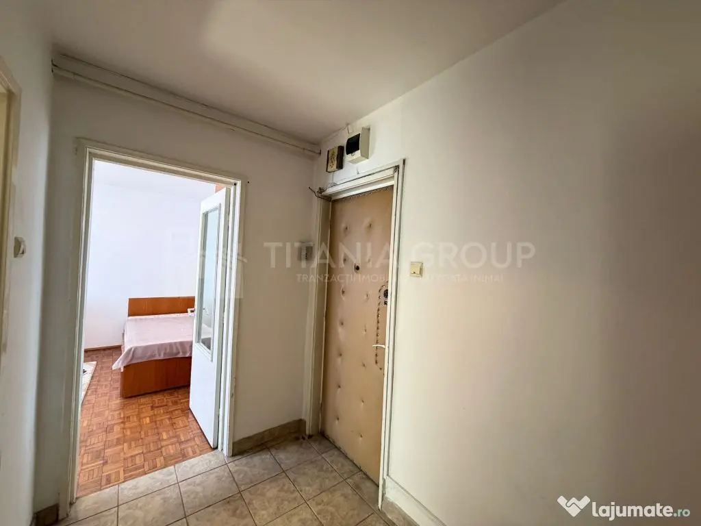 Apartament 3 camere, etaj intermediar - Bulevardul Saturn