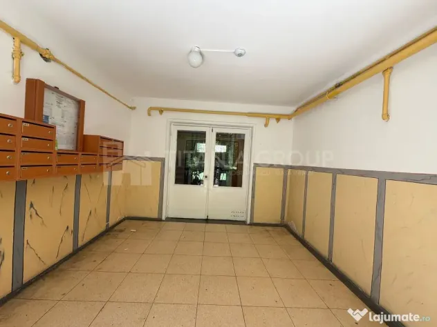 Apartament 3 camere, etaj intermediar - Bulevardul Saturn