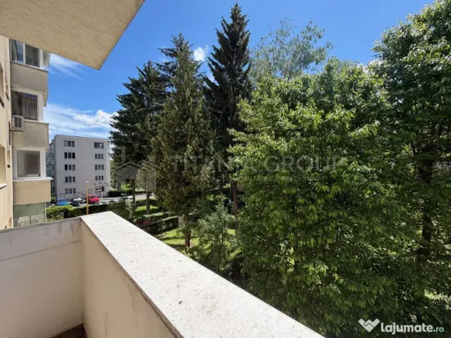 Apartament 3 camere, etaj intermediar - Bulevardul Saturn