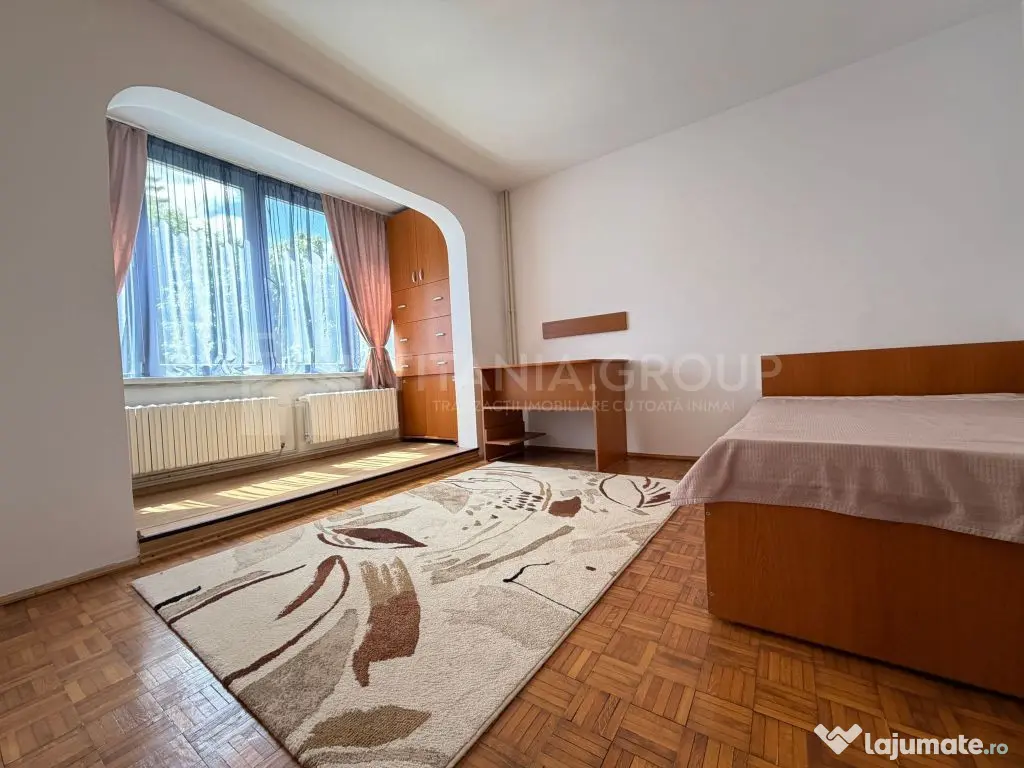 Apartament 3 camere, etaj intermediar - Bulevardul Saturn