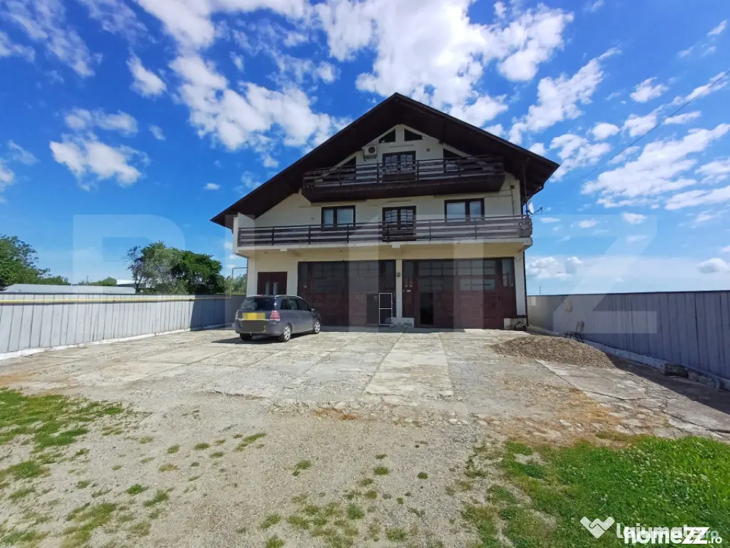 Casă cu 8 camere, 400 mp, 15 ari teren, Salcea - Suceava (Suceava)