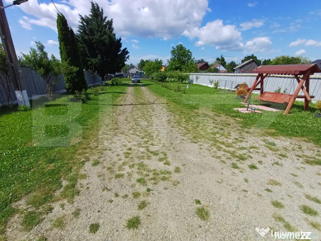 Casă cu 8 camere, 400 mp, 15 ari teren, Salcea - Suceava (Suceava)