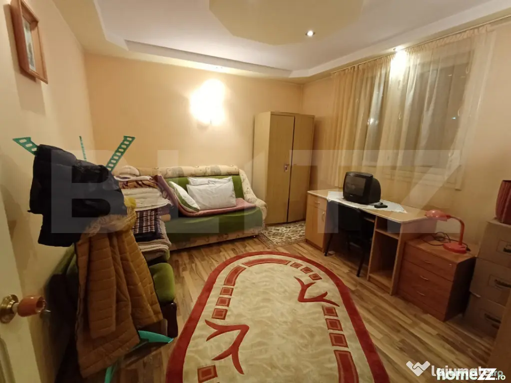 Casă cu 8 camere, 400 mp, 15 ari teren, Salcea - Suceava (Suceava)