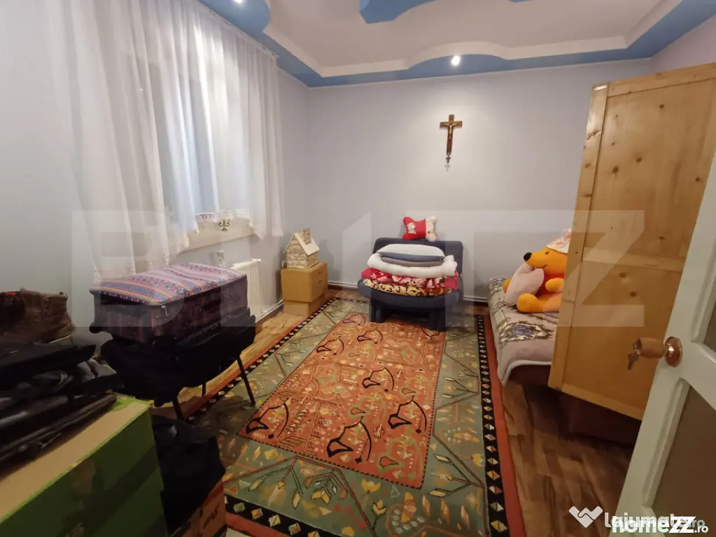Casă cu 8 camere, 400 mp, 15 ari teren, Salcea - Suceava (Suceava)