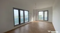 Apartament 3 camere - nemobilat - pretabil birou