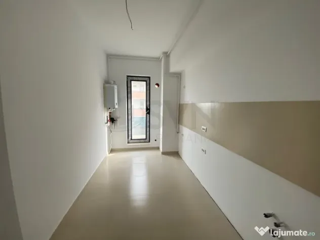 Apartament 3 camere - nemobilat - pretabil birou