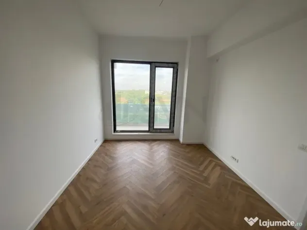 Apartament 3 camere - nemobilat - pretabil birou