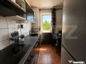 Apartament 2 camere, semidecomandat, cu balcon, etaj 3/4 