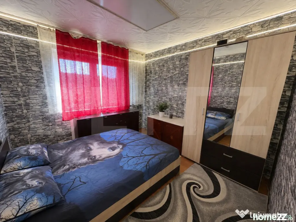 Apartament 2 camere, semidecomandat, cu balcon, etaj 3/4 - Hunedoara (Hunedoara)