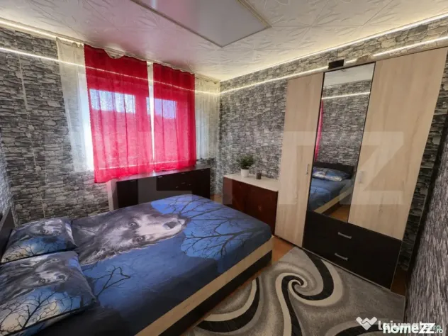 Apartament 2 camere, semidecomandat, cu balcon, etaj 3/4 - Hunedoara (Hunedoara)