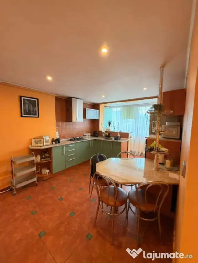 Apartament 2 camere decomandat, 61 mp, parcare, zona Ultrace