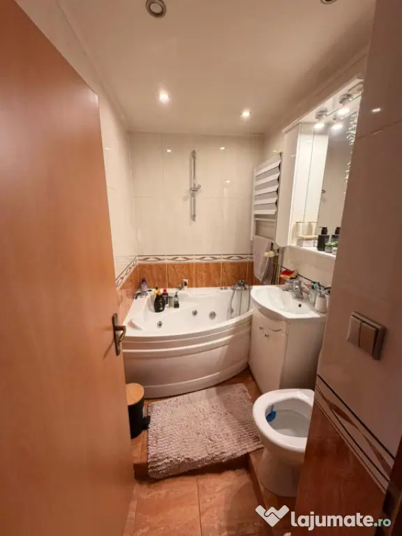 Apartament 2 camere decomandat, 61 mp, parcare, zona Ultrace