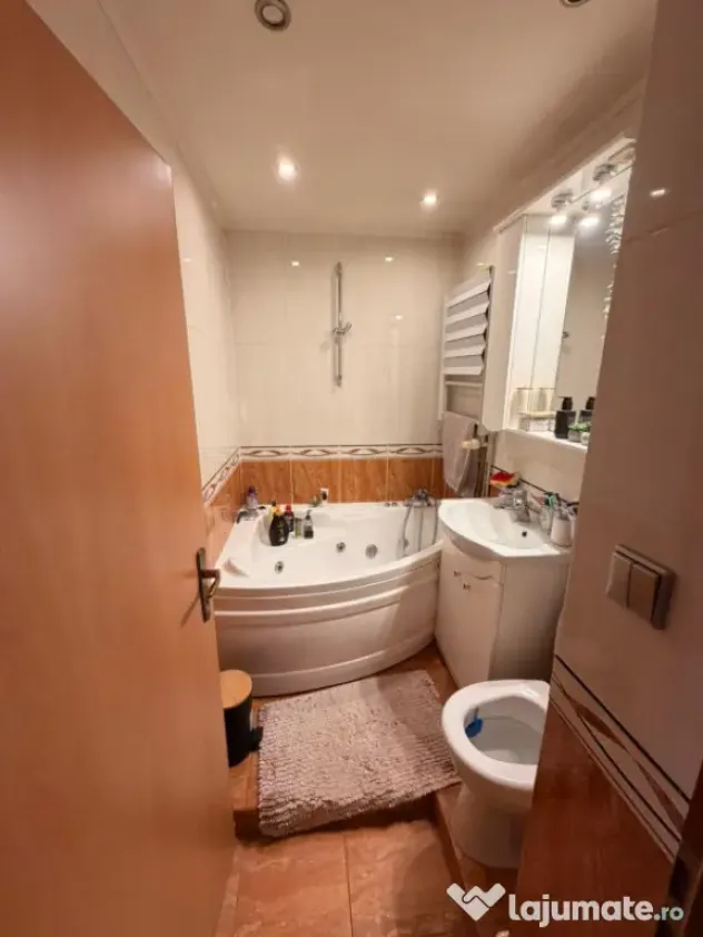 Apartament 2 camere decomandat, 61 mp, parcare, zona Ultrace