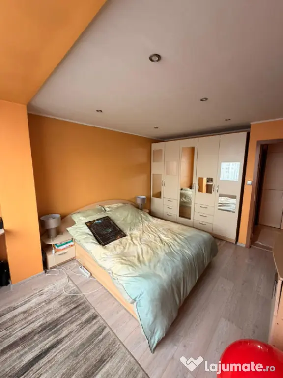 Apartament 2 camere decomandat, 61 mp, parcare, zona Ultrace