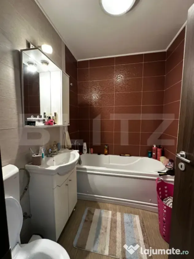 Apartament mobilat și utilat, etaj 1 – parcare, boxă la