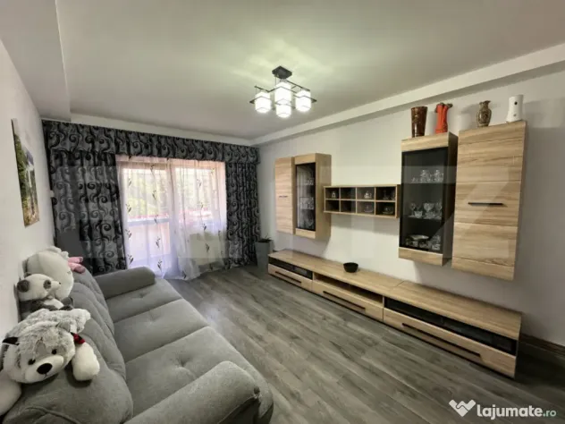 Apartament spațios 4 camere, de vânzare, 71.40 mp – Micr