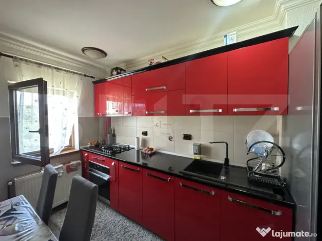 Apartament spațios 4 camere, de vânzare, 71.40 mp – Micr
