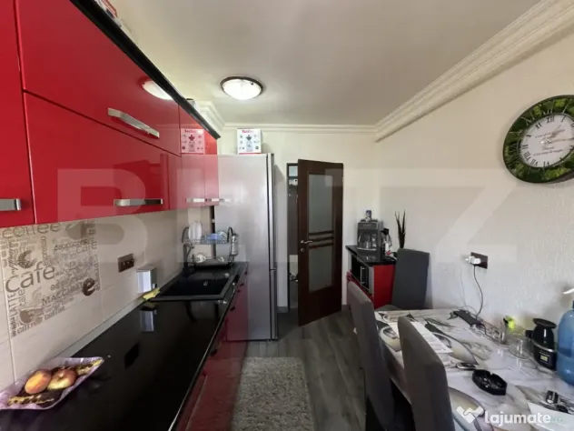 Apartament spațios 4 camere, de vânzare, 71.40 mp – Micr