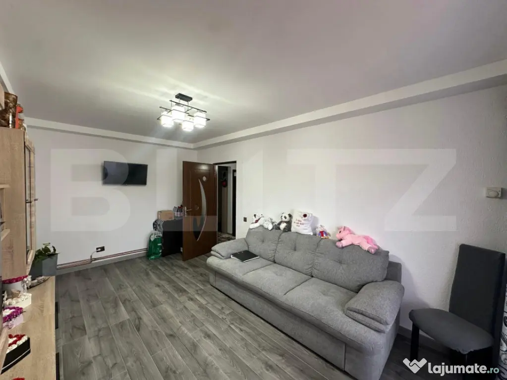 Apartament spațios 4 camere, de vânzare, 71.40 mp – Micr