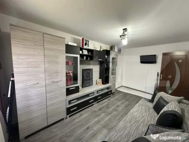 Apartament spațios 4 camere, de vânzare, 71.40 mp – Micr