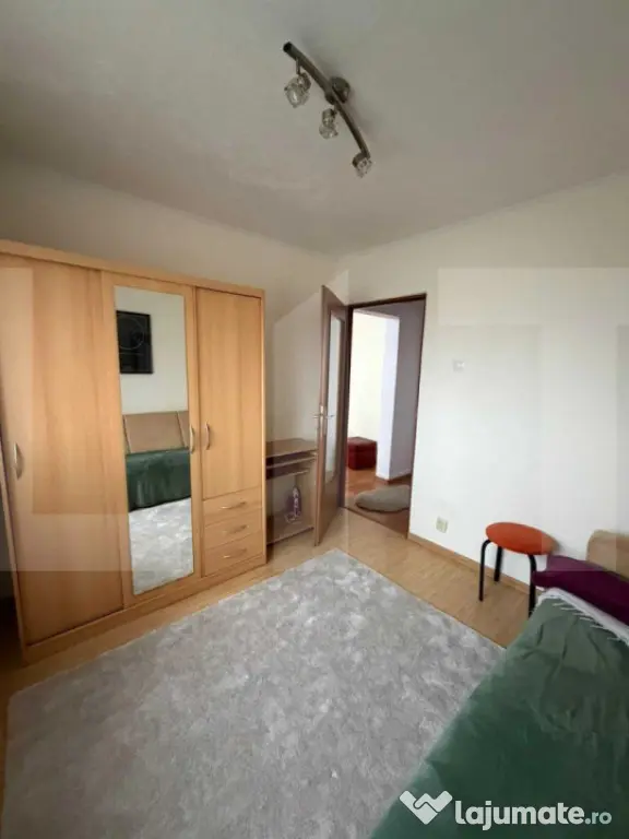 Apartament cu 3 camere, geam la baie, Vlaicu