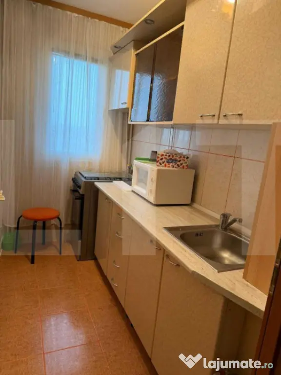 Apartament cu 3 camere, geam la baie, Vlaicu