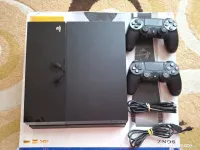 Playstation 4 + 2 manete 