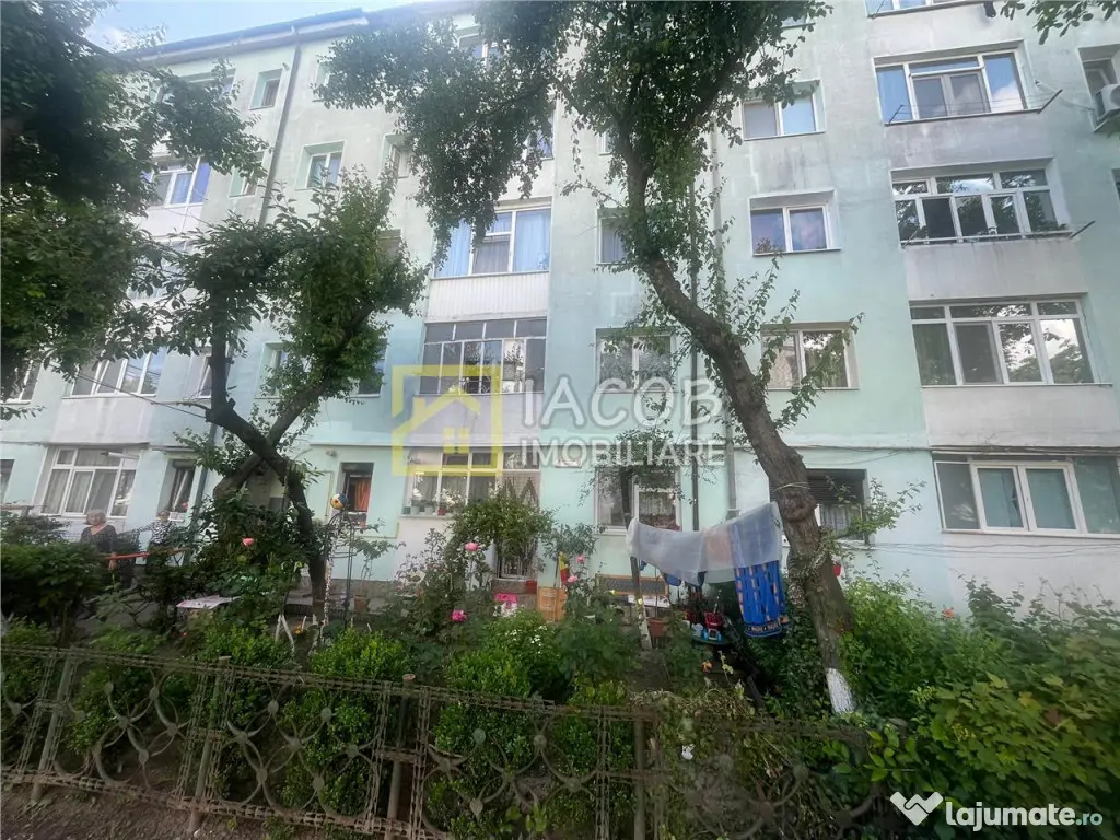 Apartament cu 3 camere, etajul 1, str. Milcov, Bacau
