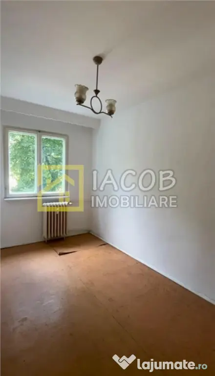 Apartament cu 3 camere, etajul 1, str. Milcov, Bacau