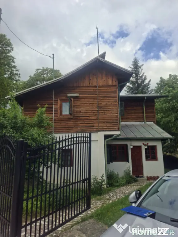 Casa/cabana de vanzare, 88.97 mp, zona Izvoarele