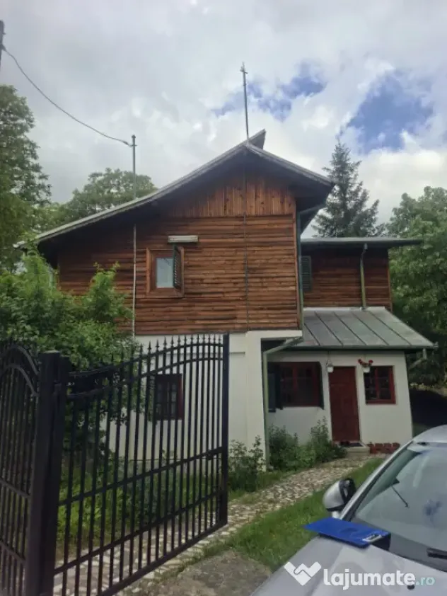 CASA/CABANA DE VANZARE IN ZONA LINISTITA DE MUNTE