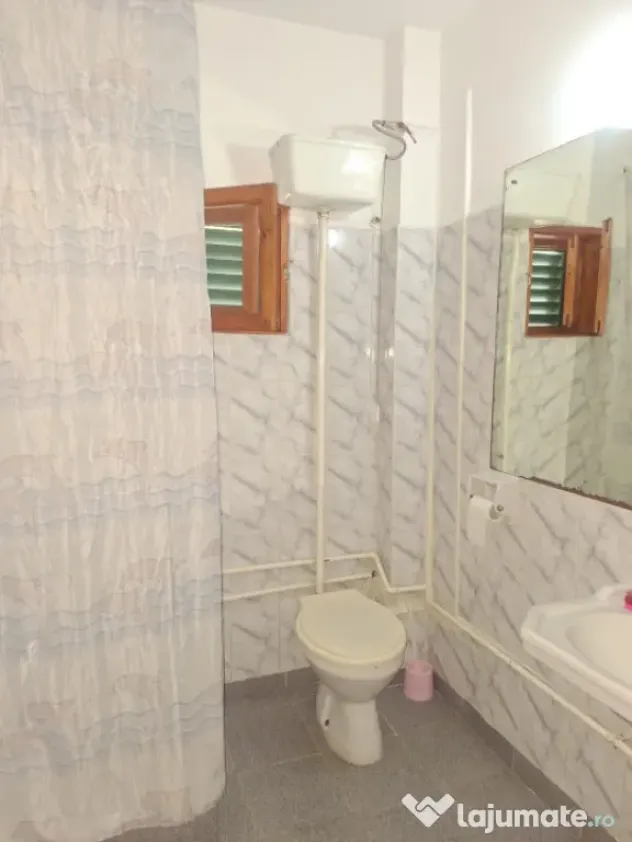 CASA/CABANA DE VANZARE IN ZONA LINISTITA DE MUNTE