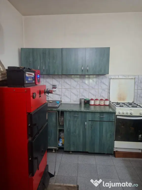 CASA/CABANA DE VANZARE IN ZONA LINISTITA DE MUNTE