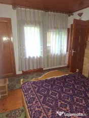 CASA/CABANA DE VANZARE IN ZONA LINISTITA DE MUNTE