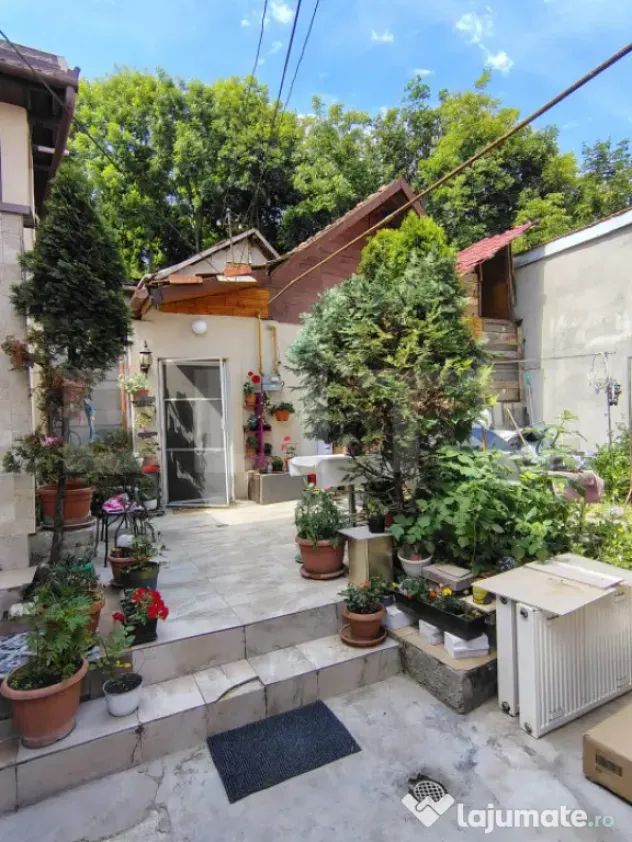 Casa renovabila zona centrala, excelenta pentru investitie,