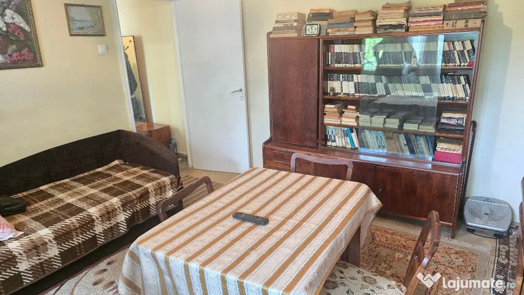 Vand apartament cu 2 camere in Deva, zona Piata Centrala, etaj 1,