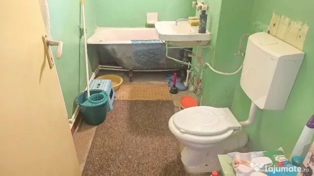 Vand apartament cu 2 camere in Deva, zona Piata Centrala, etaj 1,