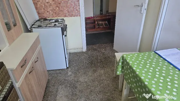 Vand apartament cu 2 camere in Deva, zona Piata Centrala, etaj 1,