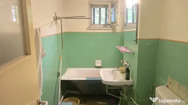 Vand apartament cu 2 camere in Deva, zona Piata Centrala, etaj 1,
