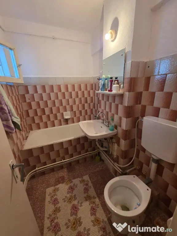 3 camere C. Calarasilor - Viziru , 2 balcoane, sup 70 mp